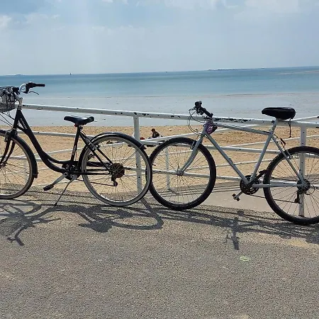 T2 Moderne, Lumineux, Proche De La Et Des Principaux Acces Routiers Сен-Назер